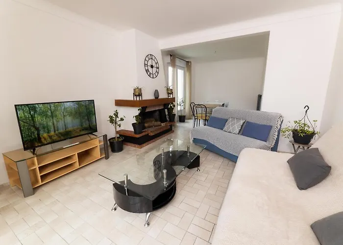 - Comme A La Maison - Шатобриан